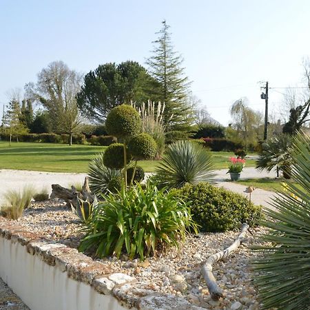 Le Logis Des Langrottes Bed & Breakfast Saint-Sornin  Exterior photo