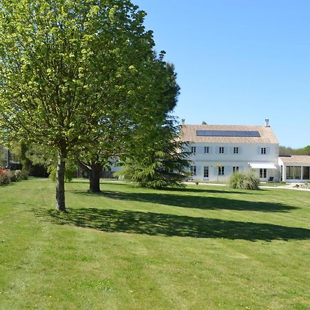 Le Logis Des Langrottes Bed & Breakfast Saint-Sornin  Exterior photo